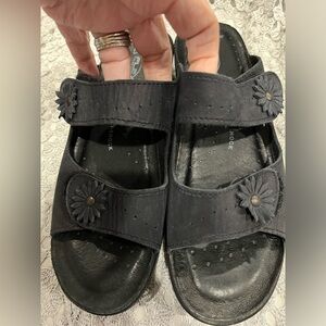 FLEXUS ADITI SLIDE SANDAL Size 38 (7-7.5)